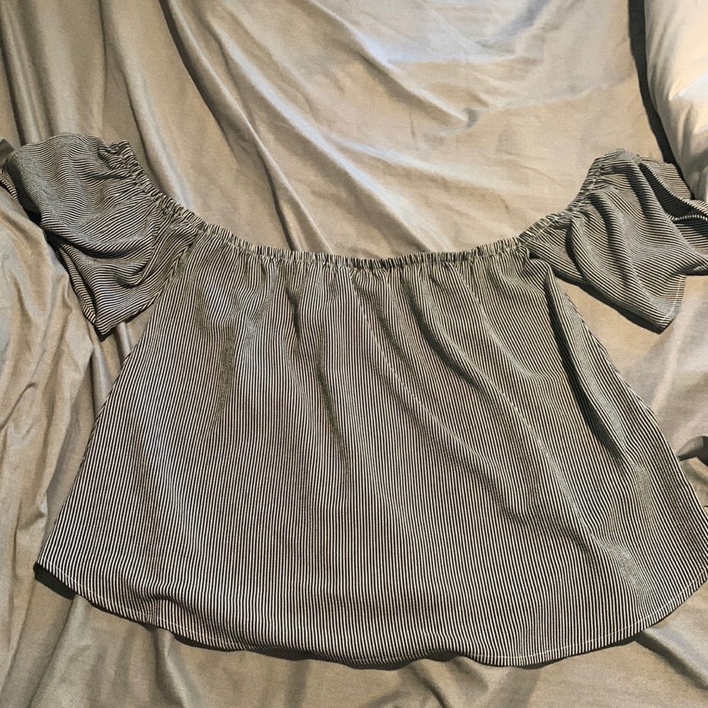 Willow & root medium women’s navy & white stripped strapless top with arm caps